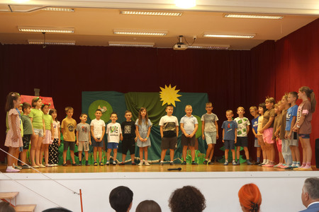 PRVI ŠOLSKI DAN RAKEK 09 FOTO LJUBO VUKELIČ